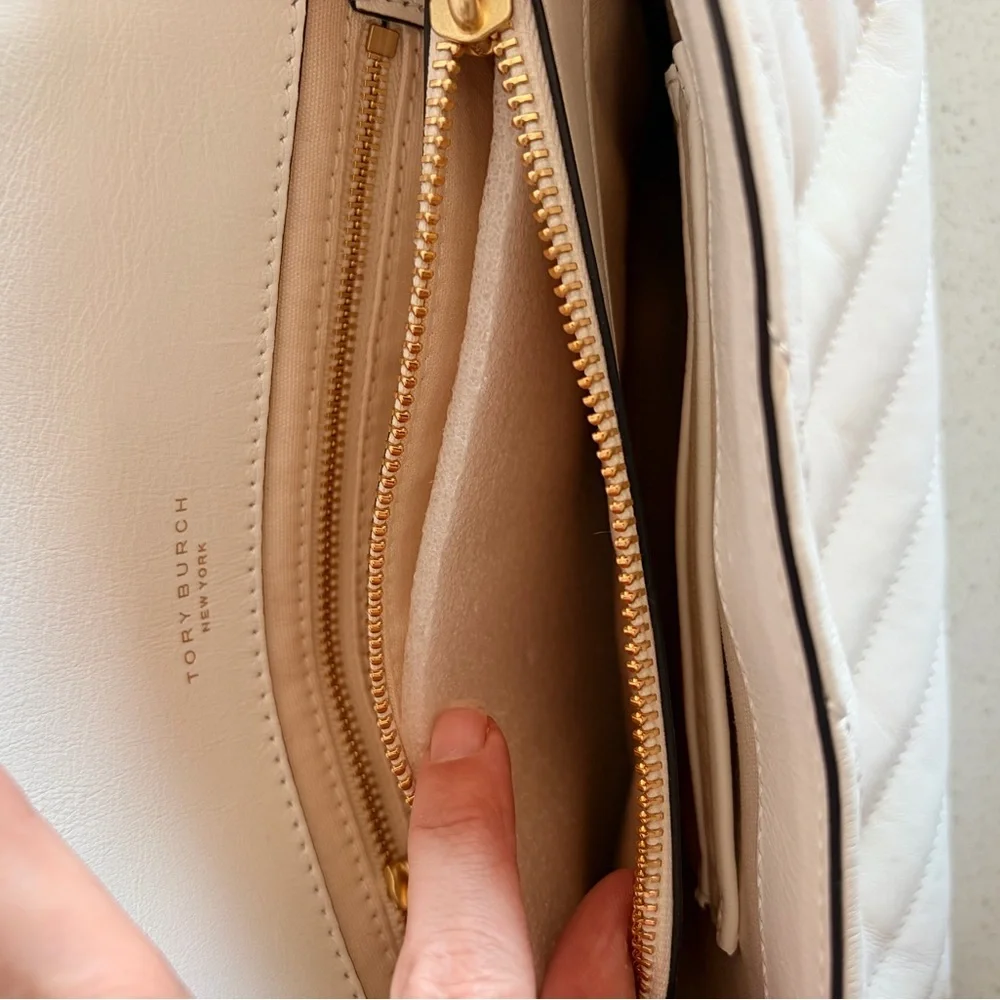 NWOT Tory Burch Kira Chevron Devon White Quilted Crossbody Bag with Gold Chain - Picture 11 of 11